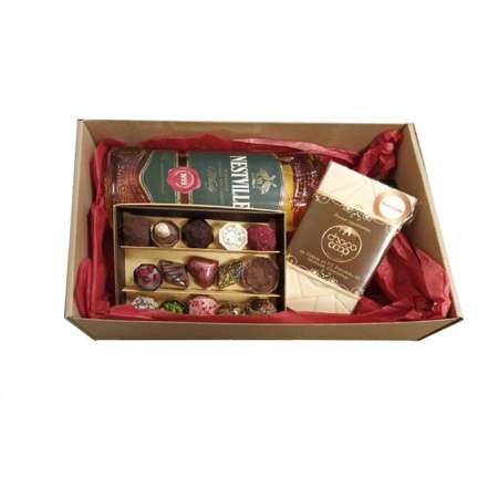 Подаръчна кутия с ръчно изработени бонбони 15бр и уиски Nestville