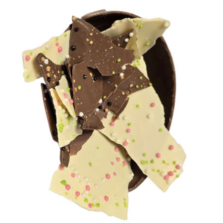 Млечно яйце с шоколадов чипс "Aсорти" с декорация 300 г