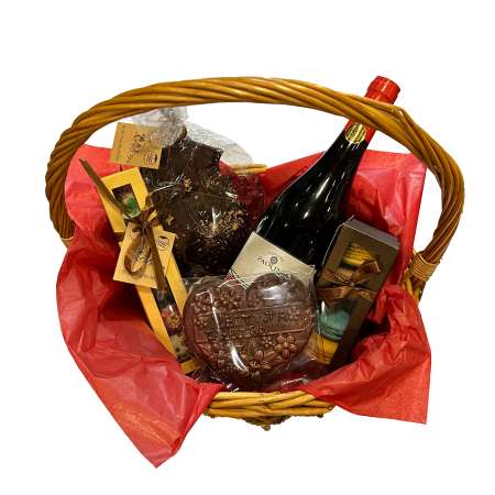 Подаръчна кошница Нежност с надпис "Честита сватба"