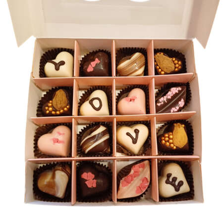 Ръчно изработени бонбони "Love", 16 бр.